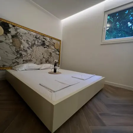 Golden Cube Διαμέρισμα *