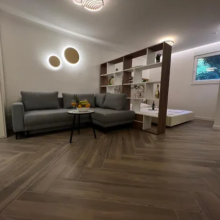 Apartment Golden Cube *